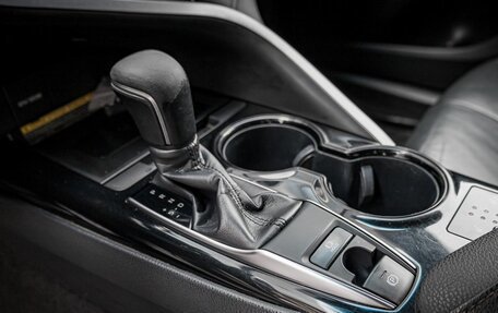 Toyota Camry, 2018 год, 1 787 600 рублей, 8 фотография