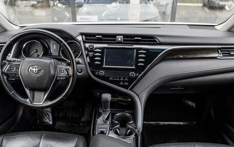 Toyota Camry, 2018 год, 1 787 600 рублей, 7 фотография