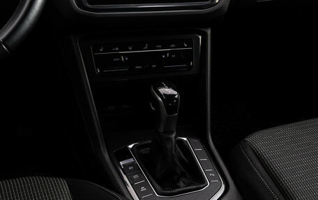 Volkswagen Tiguan II, 2021 год, 2 849 000 рублей, 15 фотография