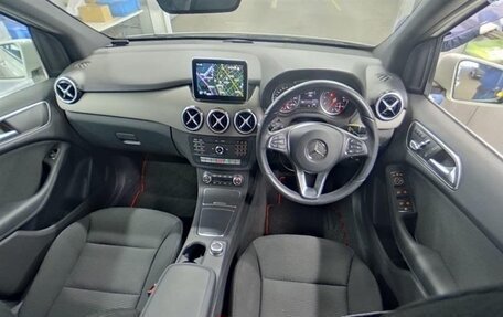 Mercedes-Benz B-Класс, 2015 год, 1 450 000 рублей, 6 фотография