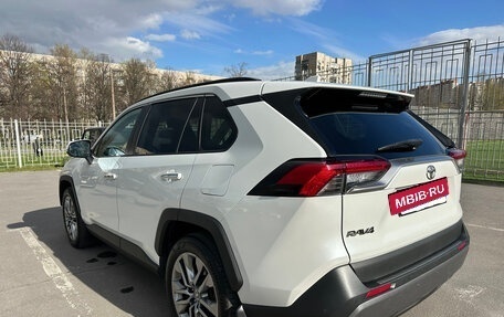 Toyota RAV4, 2020 год, 3 980 000 рублей, 6 фотография