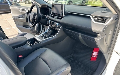 Toyota RAV4, 2020 год, 3 980 000 рублей, 11 фотография