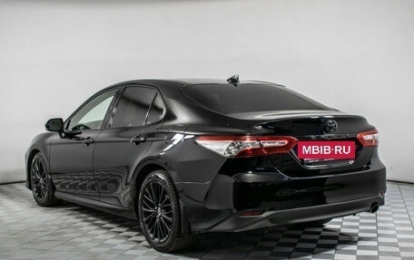 Toyota Camry, 2018 год, 2 395 000 рублей, 7 фотография