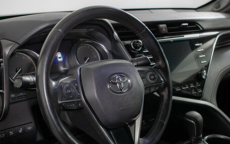 Toyota Camry, 2018 год, 2 395 000 рублей, 16 фотография