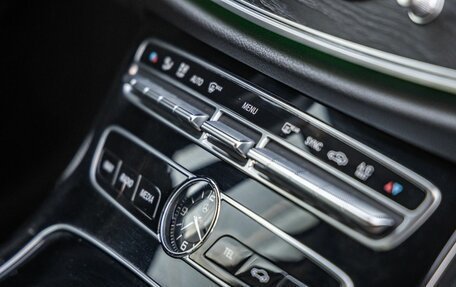 Mercedes-Benz E-Класс, 2017 год, 2 748 000 рублей, 34 фотография