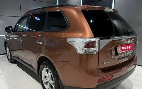 Mitsubishi Outlander III рестайлинг 3, 2012 год, 1 415 000 рублей, 3 фотография