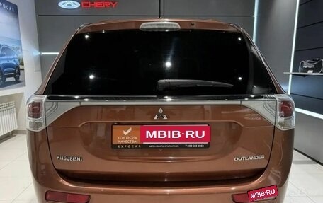 Mitsubishi Outlander III рестайлинг 3, 2012 год, 1 415 000 рублей, 4 фотография