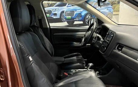 Mitsubishi Outlander III рестайлинг 3, 2012 год, 1 415 000 рублей, 16 фотография