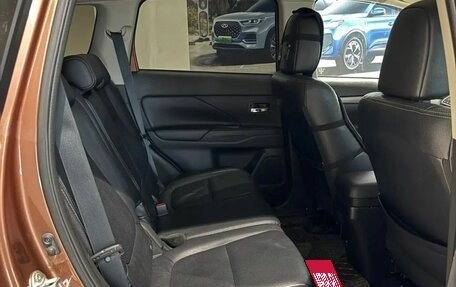 Mitsubishi Outlander III рестайлинг 3, 2012 год, 1 415 000 рублей, 15 фотография