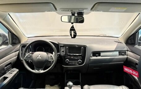 Mitsubishi Outlander III рестайлинг 3, 2012 год, 1 415 000 рублей, 13 фотография