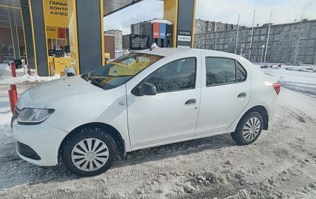 Renault Logan II, 2017 год, 530 000 рублей, 2 фотография