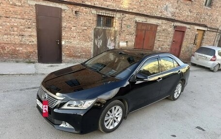 Toyota Camry, 2011 год, 1 600 000 рублей, 2 фотография