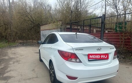 Hyundai Solaris II рестайлинг, 2013 год, 735 000 рублей, 4 фотография