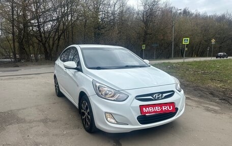 Hyundai Solaris II рестайлинг, 2013 год, 735 000 рублей, 2 фотография
