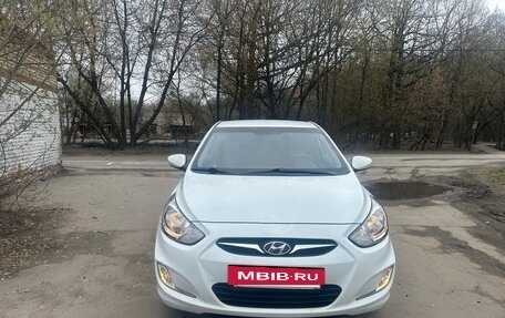 Hyundai Solaris II рестайлинг, 2013 год, 735 000 рублей, 3 фотография