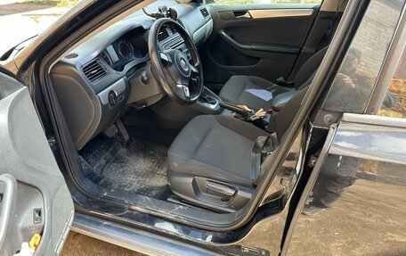 Volkswagen Jetta VI, 2012 год, 670 000 рублей, 4 фотография