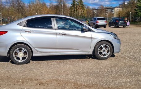 Hyundai Solaris II рестайлинг, 2012 год, 720 000 рублей, 7 фотография