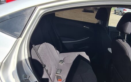 Hyundai Solaris II рестайлинг, 2012 год, 720 000 рублей, 17 фотография