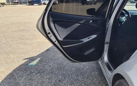 Hyundai Solaris II рестайлинг, 2012 год, 720 000 рублей, 18 фотография