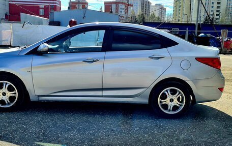 Hyundai Solaris II рестайлинг, 2012 год, 720 000 рублей, 31 фотография