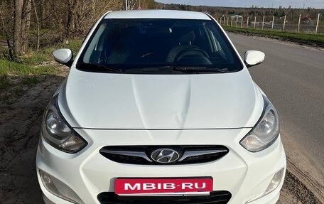 Hyundai Solaris II рестайлинг, 2012 год, 710 000 рублей, 2 фотография