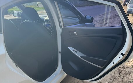 Hyundai Solaris II рестайлинг, 2012 год, 710 000 рублей, 10 фотография