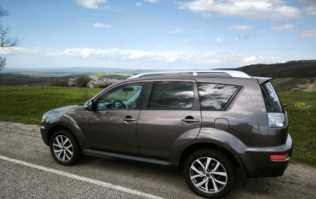 Mitsubishi Outlander III рестайлинг 3, 2010 год, 1 280 000 рублей, 3 фотография