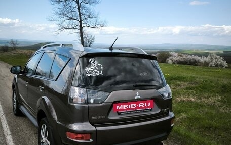 Mitsubishi Outlander III рестайлинг 3, 2010 год, 1 280 000 рублей, 2 фотография