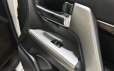 Toyota Land Cruiser 200, 2013 год, 5 050 000 рублей, 17 фотография