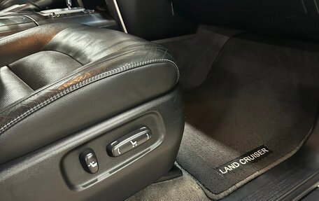 Toyota Land Cruiser 200, 2013 год, 5 050 000 рублей, 18 фотография