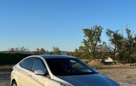 Hyundai Solaris II рестайлинг, 2016 год, 720 000 рублей, 3 фотография