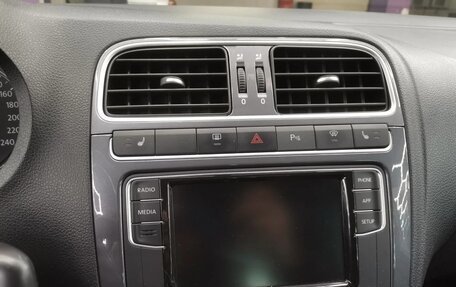 Volkswagen Polo VI (EU Market), 2019 год, 1 300 000 рублей, 27 фотография