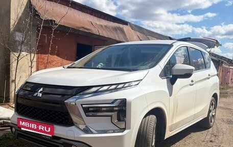 Mitsubishi Xpander, 2023 год, 2 600 000 рублей, 2 фотография