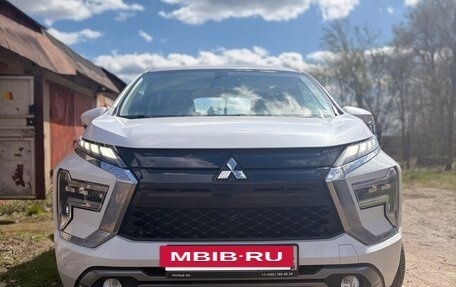 Mitsubishi Xpander, 2023 год, 2 600 000 рублей, 3 фотография