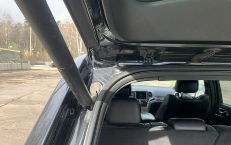 Jeep Grand Cherokee, 2014 год, 2 000 000 рублей, 21 фотография