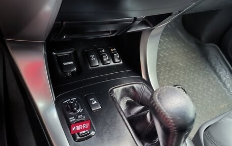 Toyota Land Cruiser Prado 120 рестайлинг, 2006 год, 1 810 000 рублей, 12 фотография