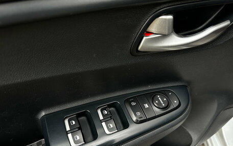 KIA Rio IV, 2021 год, 1 629 000 рублей, 18 фотография