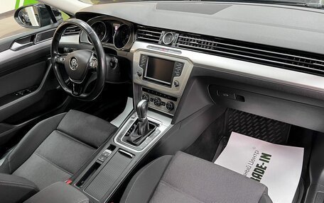Volkswagen Passat B8 рестайлинг, 2017 год, 1 795 000 рублей, 14 фотография
