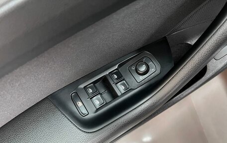 Volkswagen Passat B8 рестайлинг, 2017 год, 1 795 000 рублей, 16 фотография