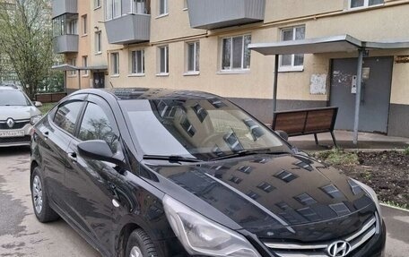 Hyundai Solaris II рестайлинг, 2015 год, 650 000 рублей, 1 фотография