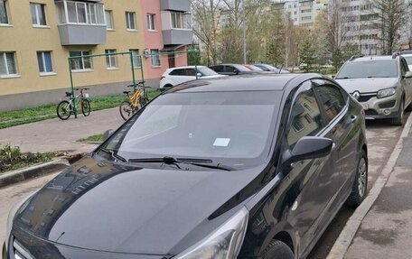 Hyundai Solaris II рестайлинг, 2015 год, 650 000 рублей, 2 фотография