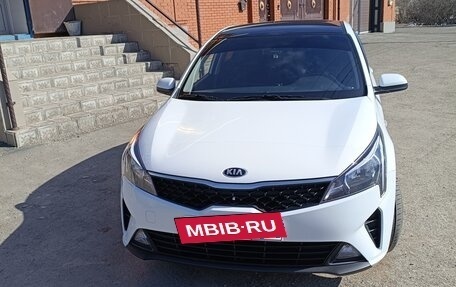 KIA Rio IV, 2020 год, 1 600 000 рублей, 3 фотография