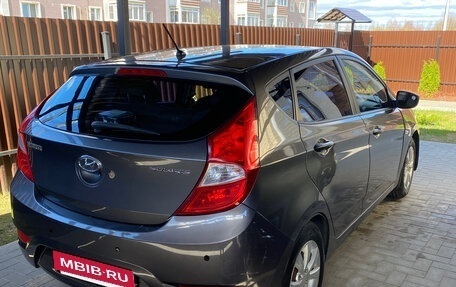 Hyundai Solaris II рестайлинг, 2012 год, 700 000 рублей, 4 фотография