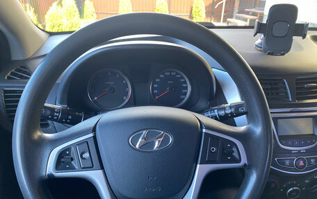 Hyundai Solaris II рестайлинг, 2012 год, 700 000 рублей, 19 фотография