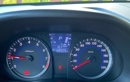 Hyundai Solaris II рестайлинг, 2012 год, 700 000 рублей, 21 фотография