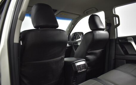 Toyota Land Cruiser Prado 150 рестайлинг 2, 2015 год, 3 855 400 рублей, 11 фотография