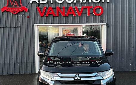 Mitsubishi Outlander III рестайлинг 3, 2017 год, 2 320 000 рублей, 2 фотография