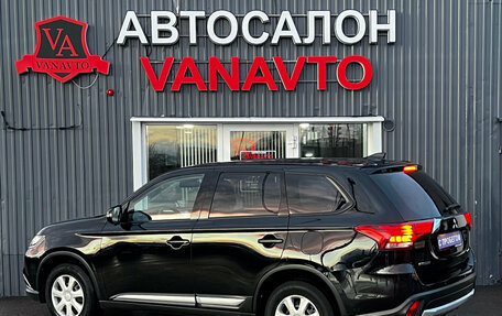 Mitsubishi Outlander III рестайлинг 3, 2017 год, 2 320 000 рублей, 6 фотография