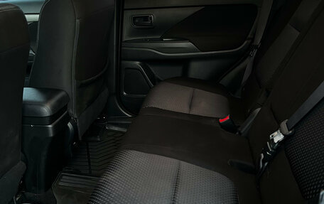 Mitsubishi Outlander III рестайлинг 3, 2017 год, 2 320 000 рублей, 11 фотография