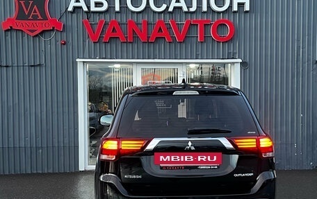 Mitsubishi Outlander III рестайлинг 3, 2017 год, 2 320 000 рублей, 8 фотография